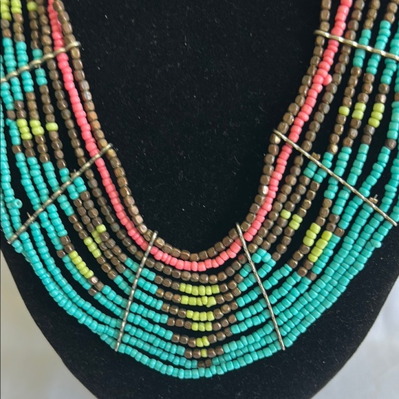 Handmade Indian Multicolor Seabead Bib Necklace - Picture 5 of 16